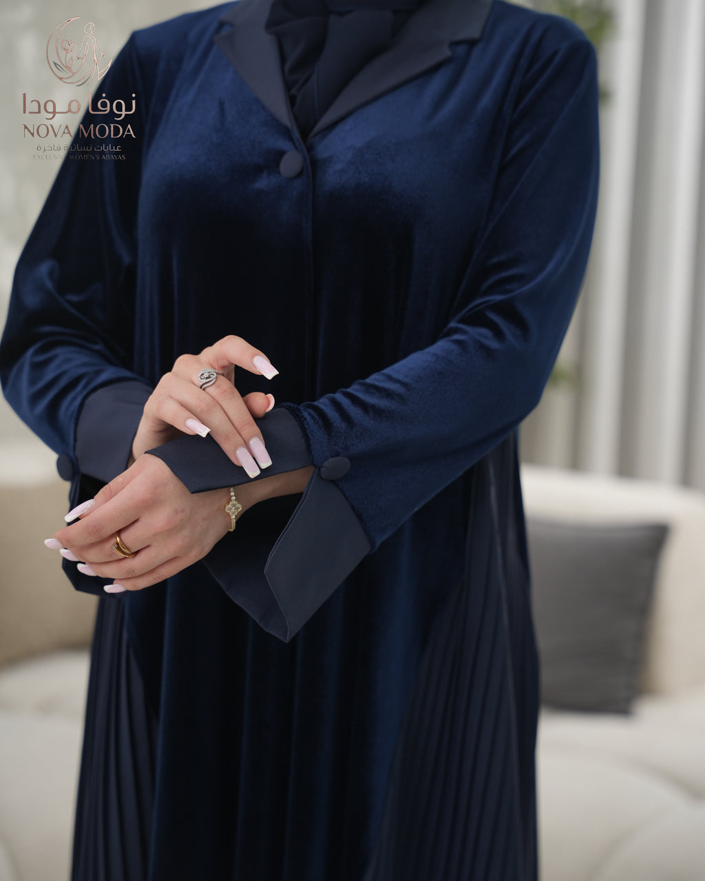 عباية مخمل